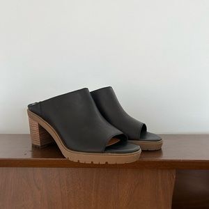 EUC Lucky Brand Leather Lug Sole mules